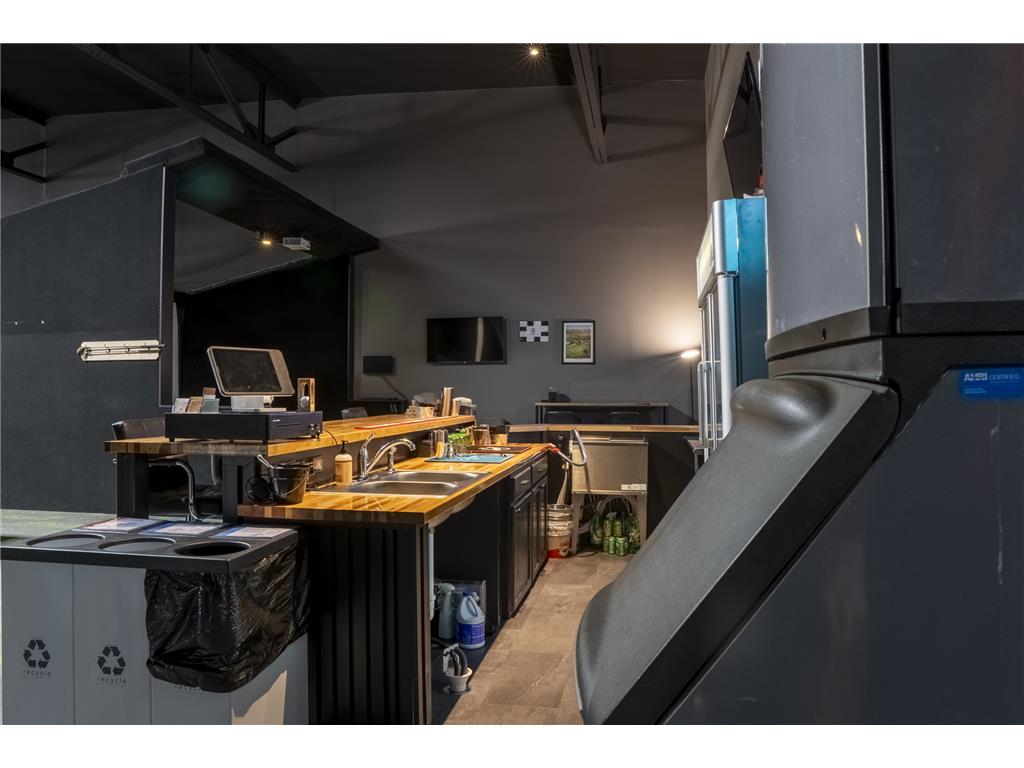 409 Central Avenue N Faribault MN 55021 6810439 image48