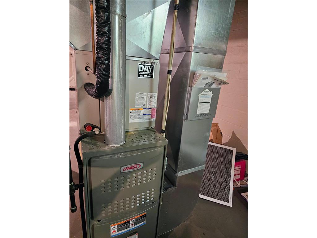 409 N Prairie Street Sherburn MN 56171 6812454 image32