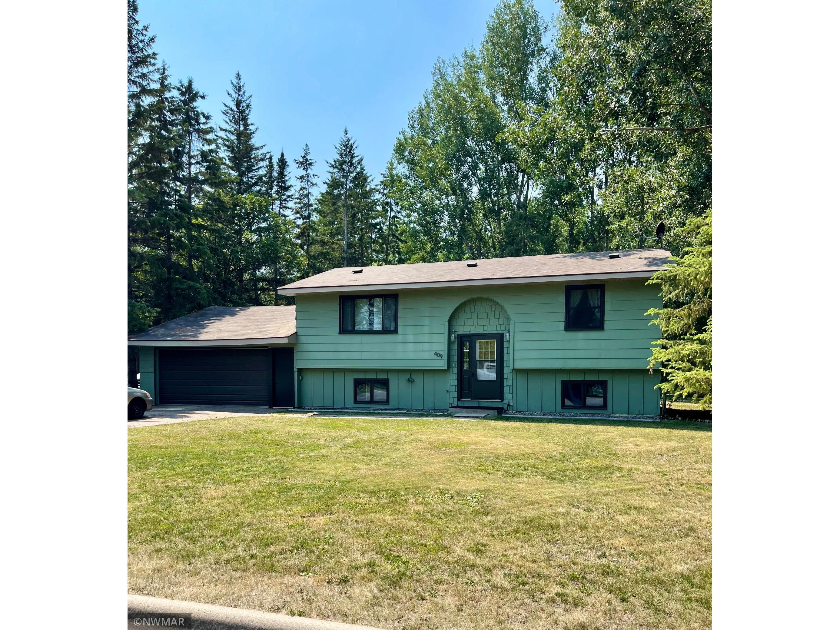 409 Roberts Avenue NE, Warroad, MN 56763 MLS 6019708 Edina Realty