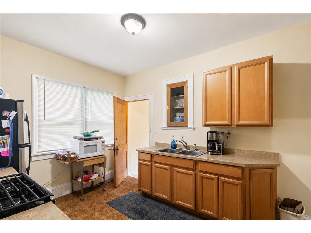409 Thomas Avenue S Minneapolis MN 55405 7085767 image11