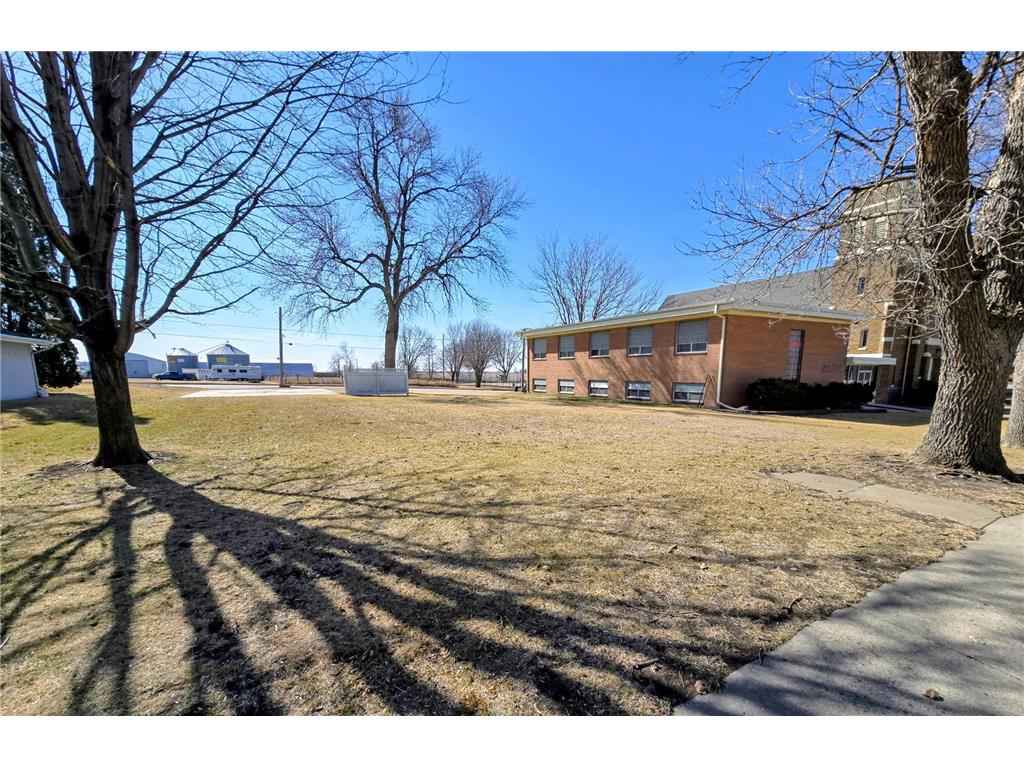 409 Wall Street E Jasper MN 56144 7077051 image33