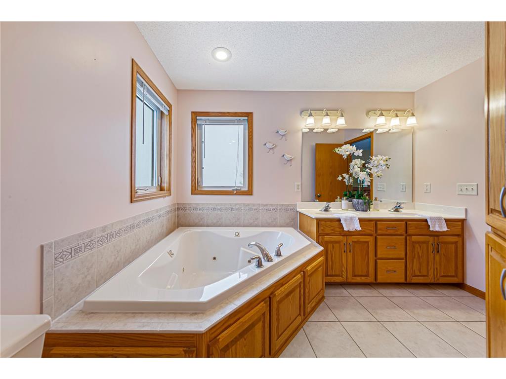 4090 Wells Lake Court Faribault MN 55021 - Wells 7049924 image27