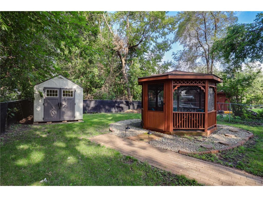 4096 Rice Street Vadnais Heights MN 55126 7103709 image10