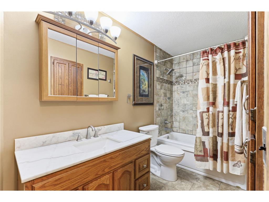 4096 Rice Street Vadnais Heights MN 55126 7103709 image21