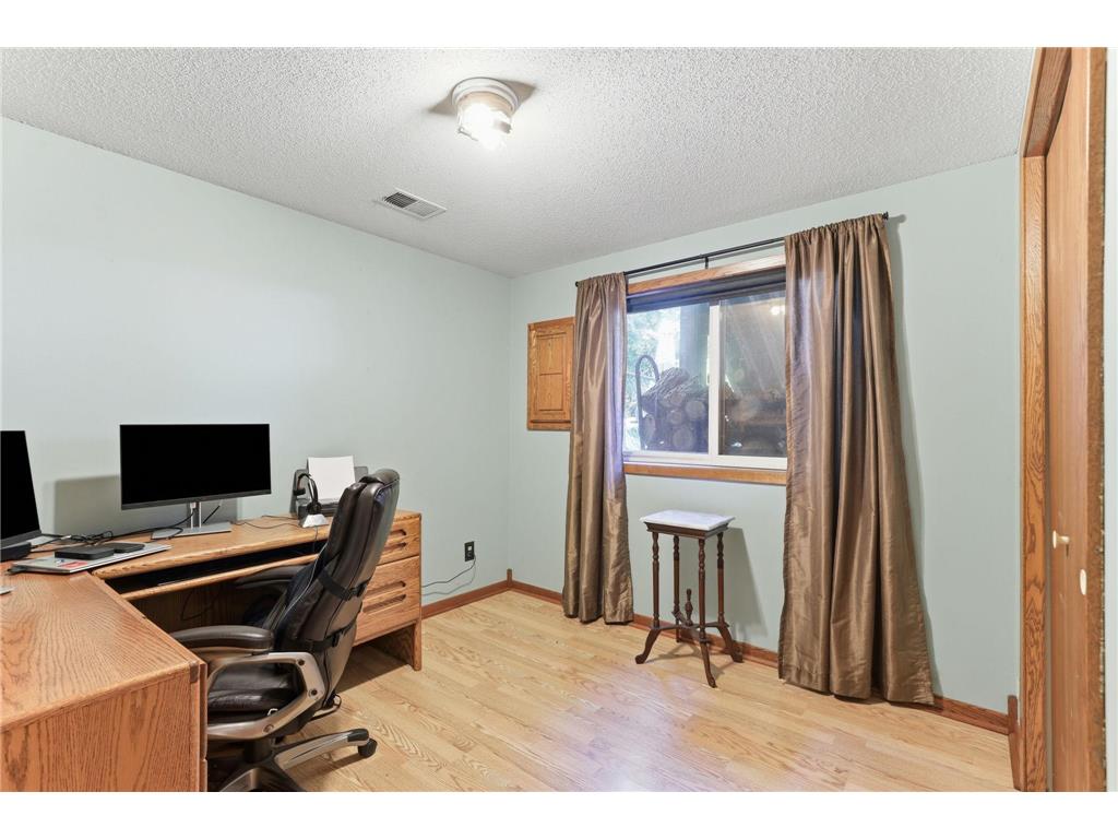 4096 Rice Street Vadnais Heights MN 55126 7103709 image24