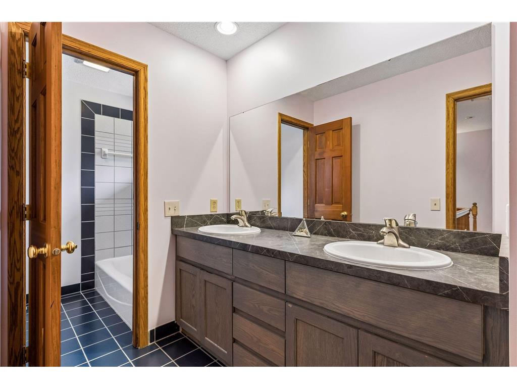 4099 Penfield Court S Afton MN 55001 - St Croix River 7071822 image37
