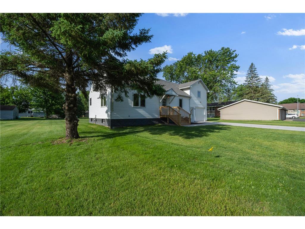 410 2nd Street NW Melrose MN 56352 7095221 image2