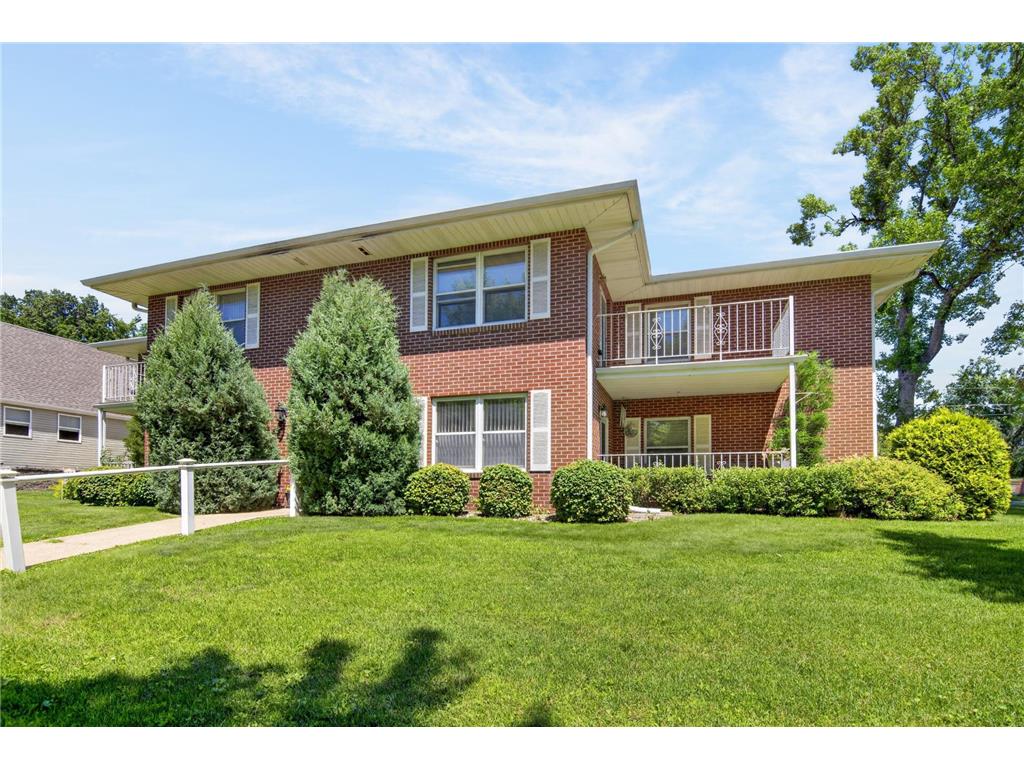 410 3rd Street NW #4 Valley City ND 58072 7108063 image1