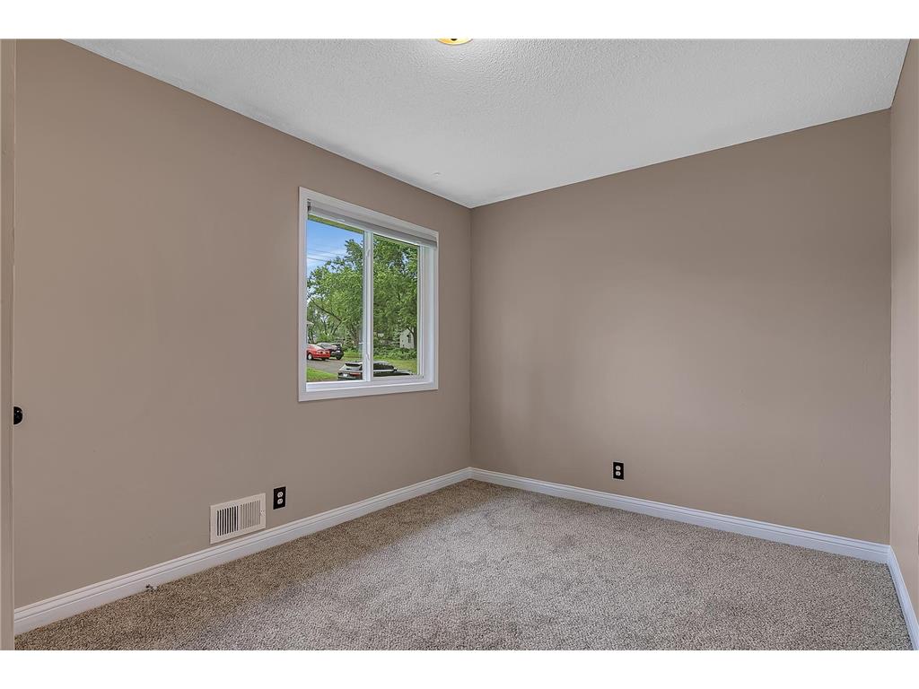 410 57th Place NE Fridley MN 55432 7089874 image21