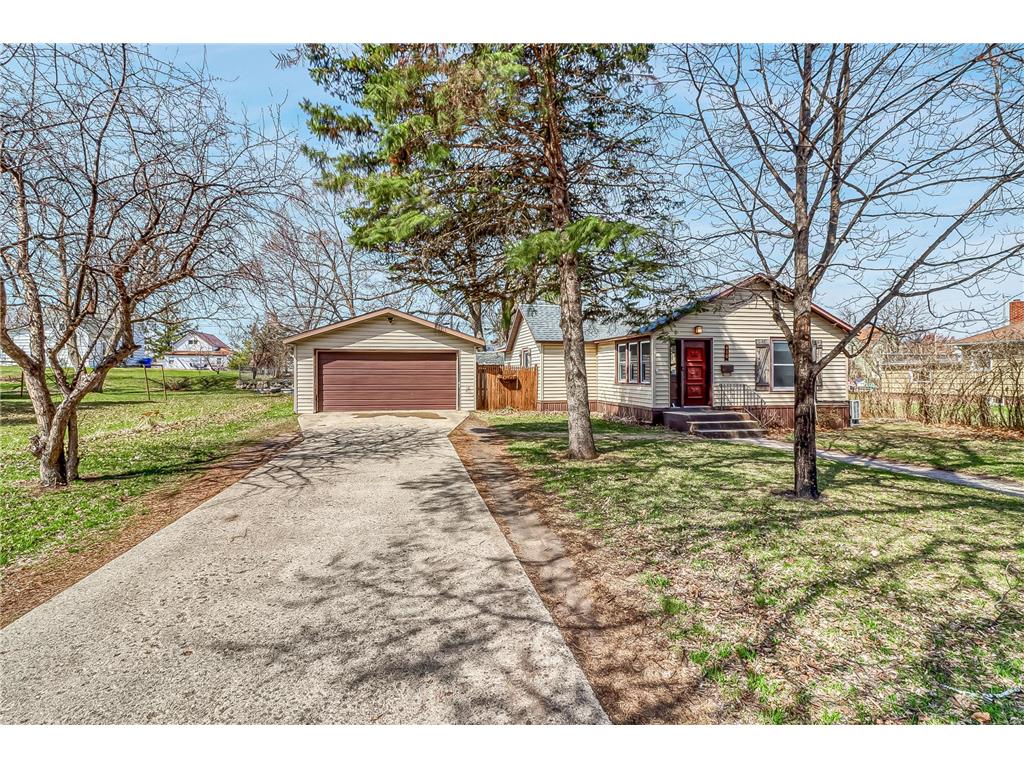 410 Bowling Avenue Detroit Lakes MN 56501 7060274 image2