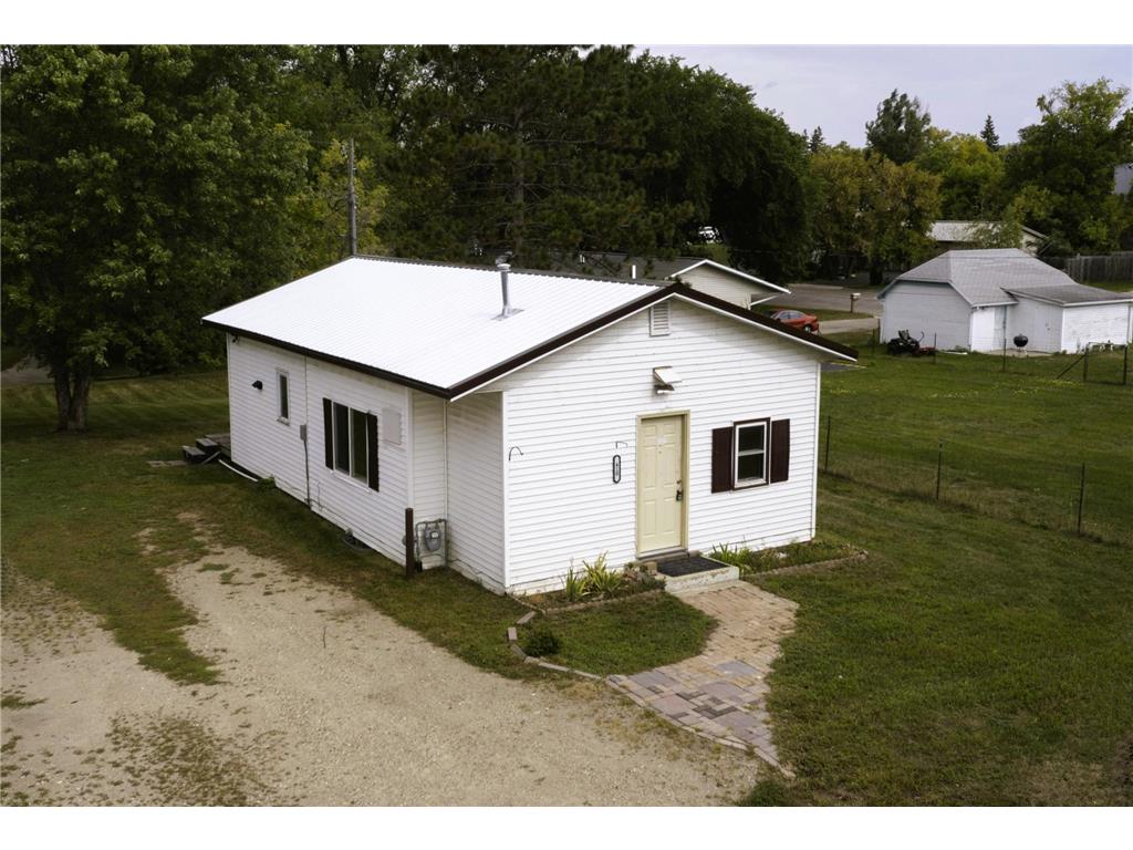 410 Central Street W Detroit Lakes MN 56501 6429433 image1