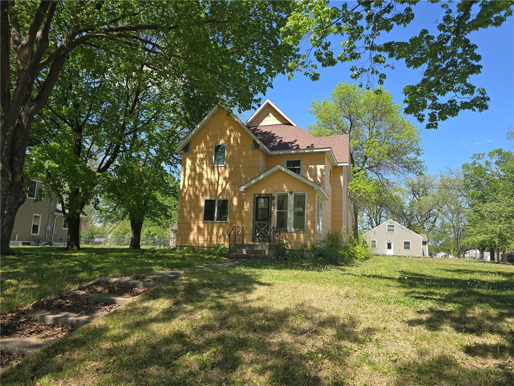 410 E Ciro Street Truman MN 56088 7075799 image1