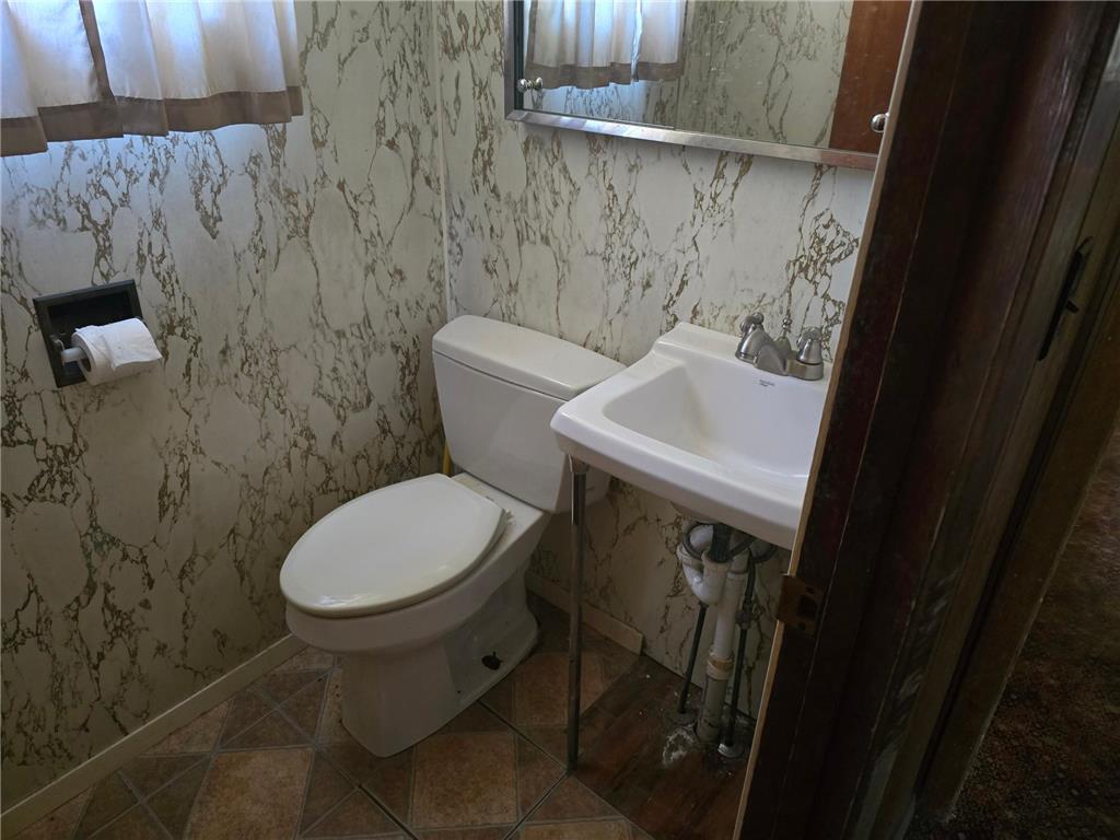410 E Ciro Street Truman MN 56088 7075799 image16