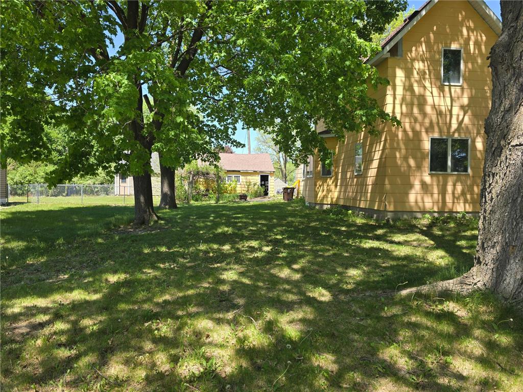 410 E Ciro Street Truman MN 56088 7075799 image2