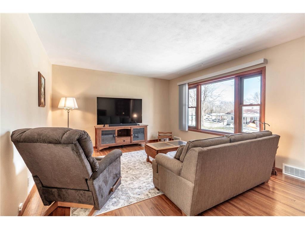 410 E Saint Charles Avenue Fergus Falls MN 56537 7046529 image11