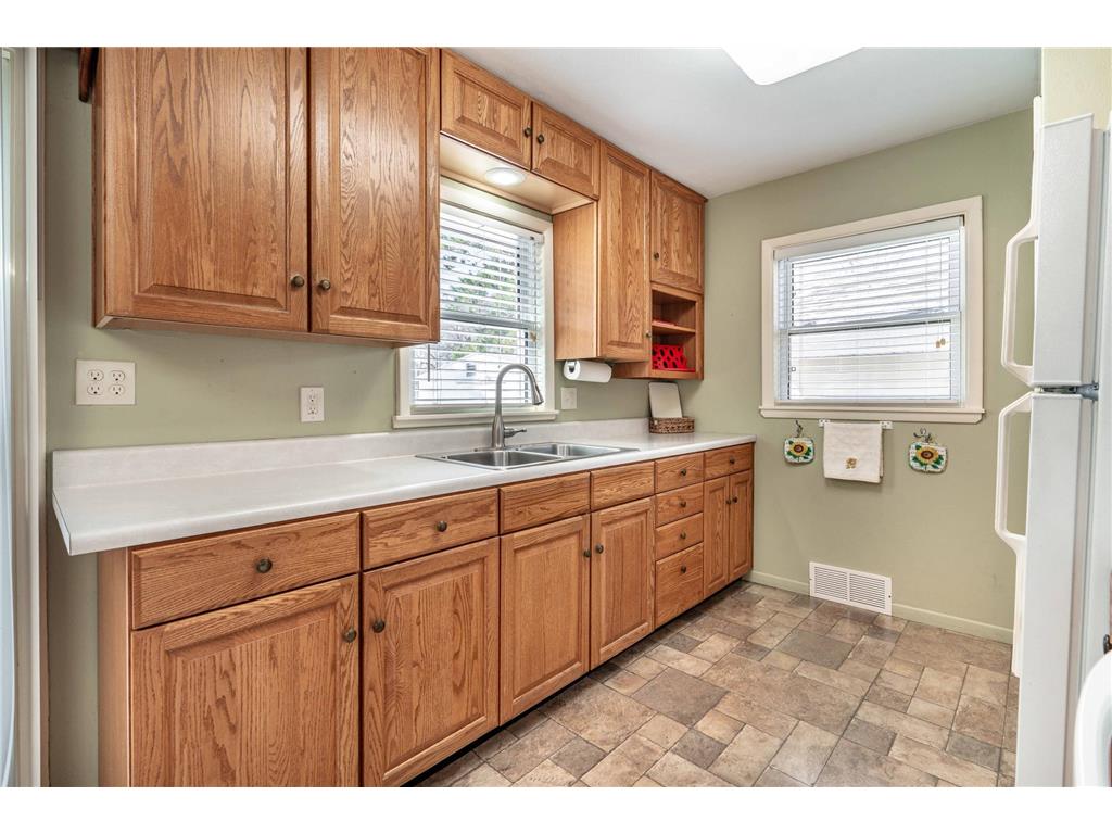 410 E Saint Charles Avenue Fergus Falls MN 56537 7046529 image19