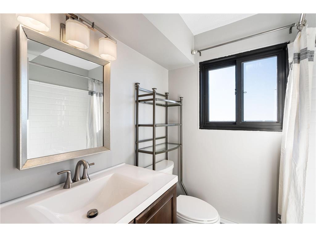 410 Groveland Avenue #1605 Minneapolis MN 55403 7010994 image14