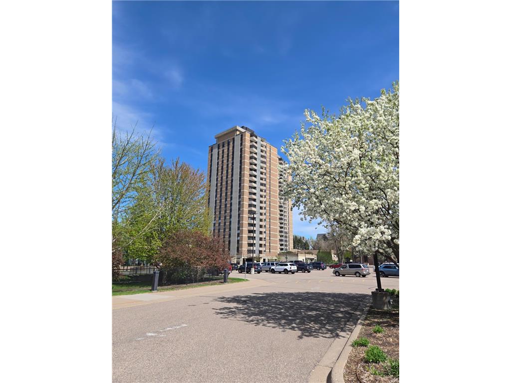 410 Groveland Avenue #1704 Minneapolis MN 55403 7012021 image2
