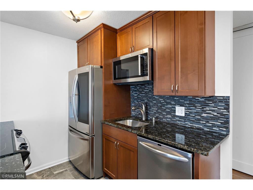 410 Groveland Avenue #1906 Minneapolis MN 55403 7060073 image4