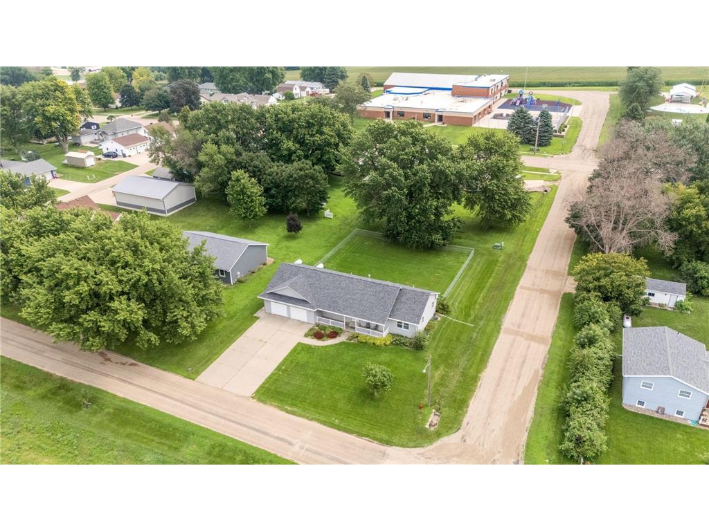 410 S 3rd Street Beaver Creek MN 56116 6765938 image1