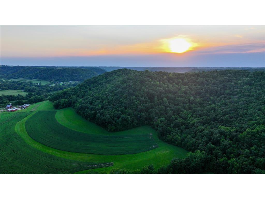 xxx N Pine Creek Road La Crescent MN 55947 6764121 image1