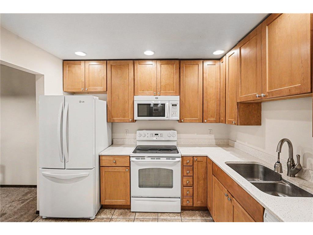 4100 Parklawn Avenue #302 Edina MN 55435 7069355 image12