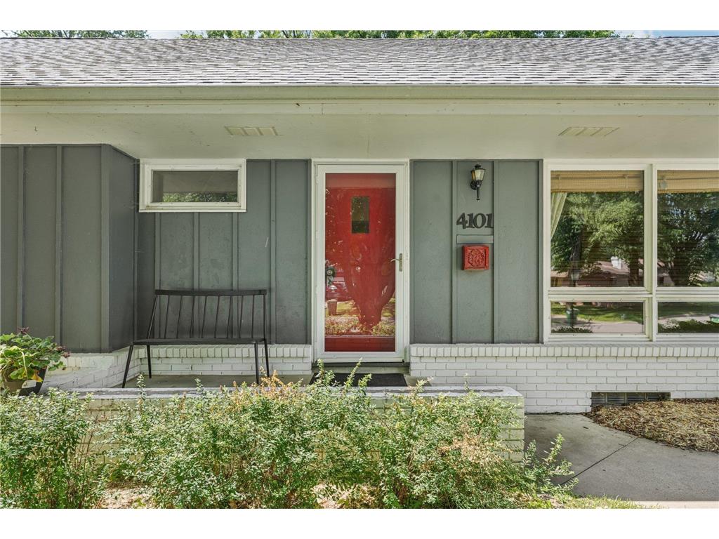 4101 Kentucky Avenue N Crystal MN 55427 6755561 image1