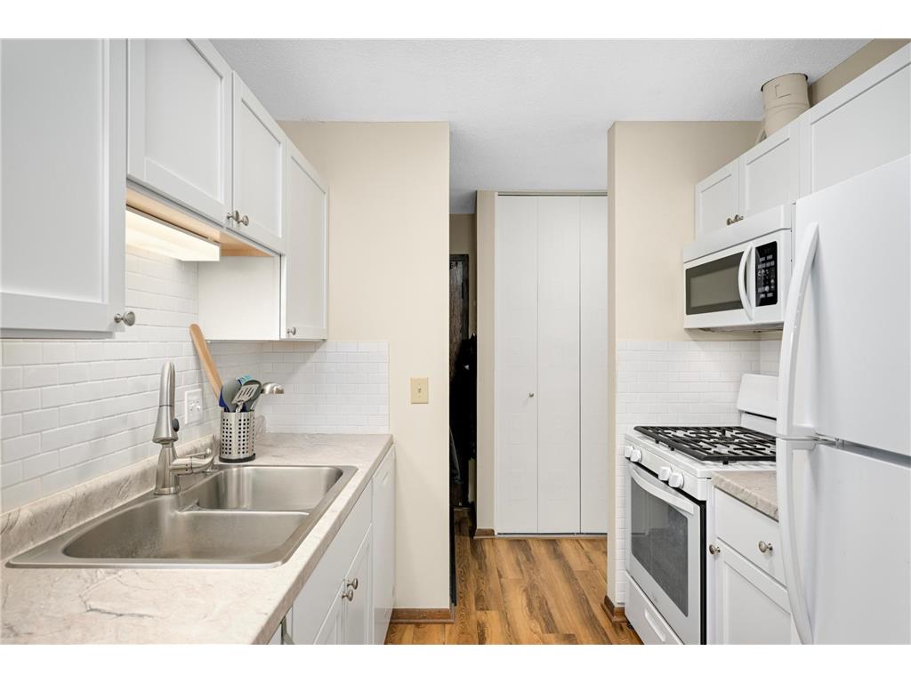 4101 Parklawn Avenue #121 Edina MN 55435 6813093 image14