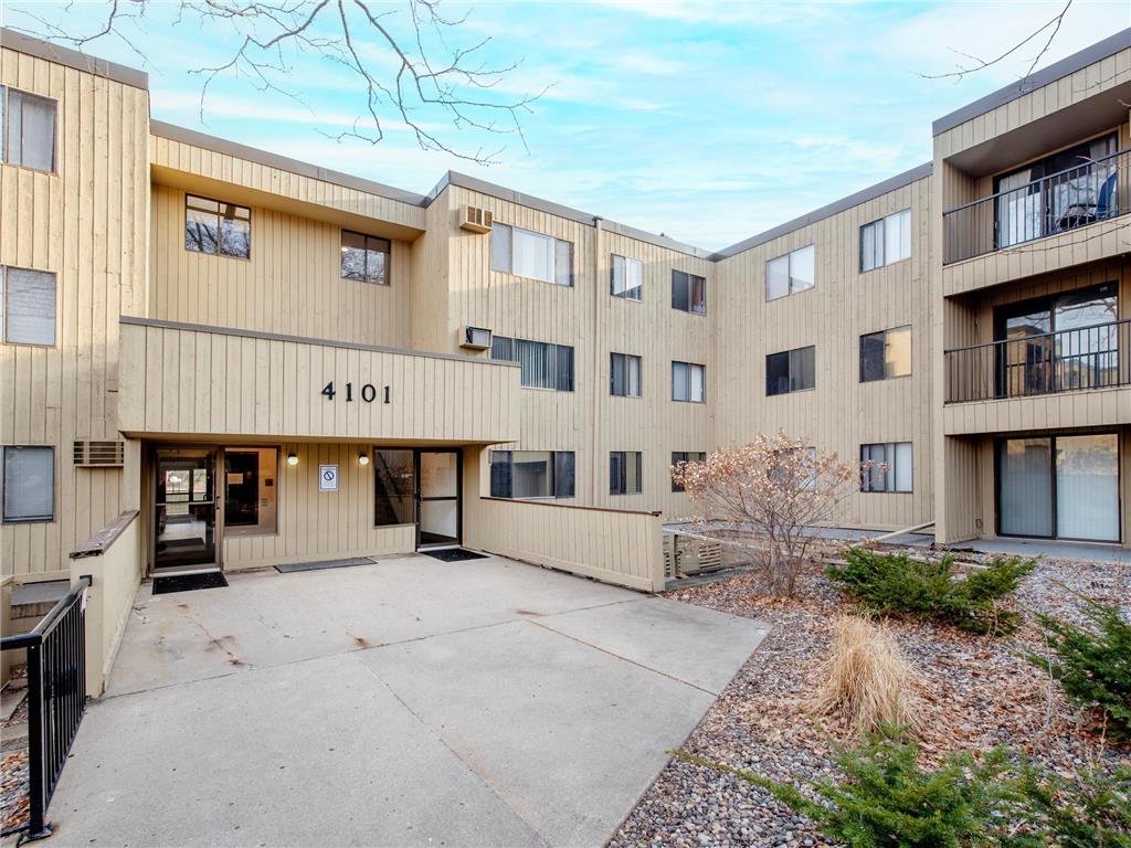 4101 Parklawn Avenue #127 Edina MN 55435 6685671 image1
