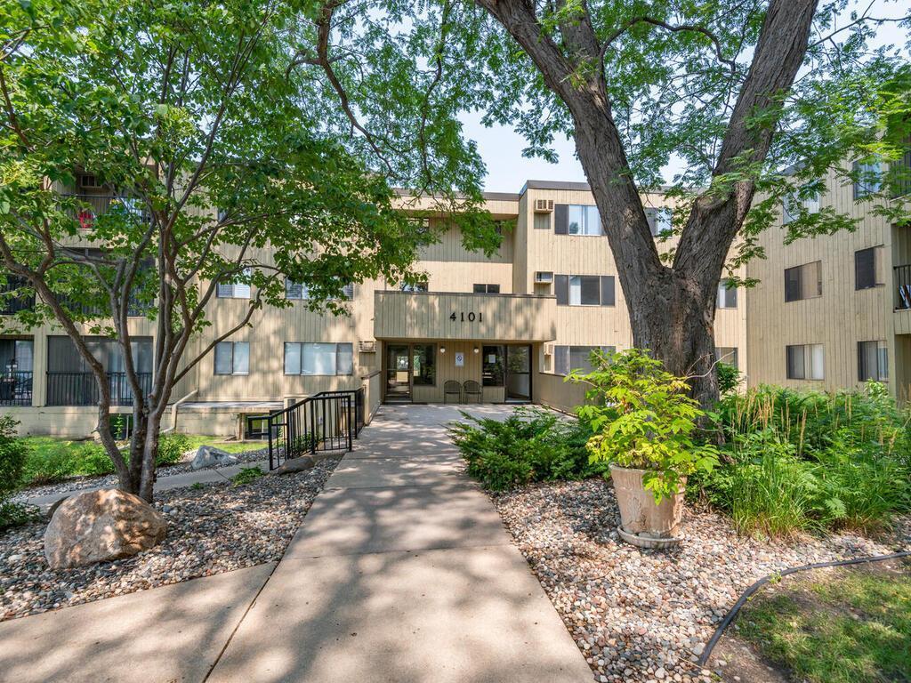 4101 Parklawn Avenue #130 Edina MN 55435 7045953 image1