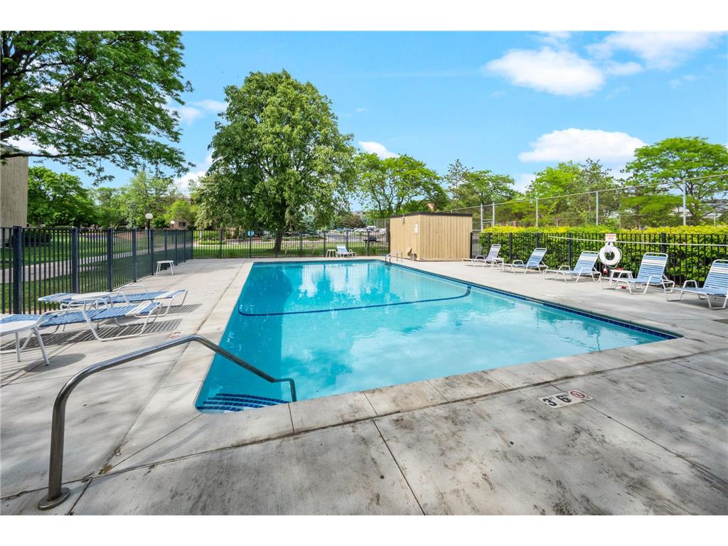 4101 Parklawn Avenue #201 Edina MN 55435 7090263 image17