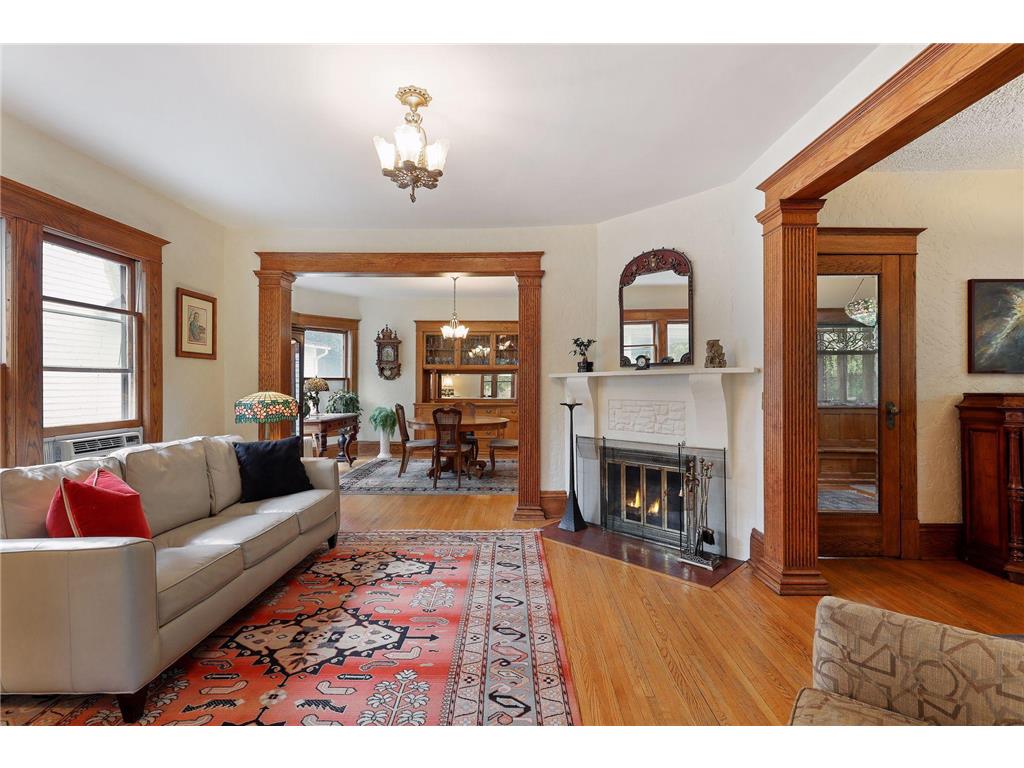 4104 Sheridan Avenue S Minneapolis MN 55410 MLS 6392806 Edina Realty 4104 Sheridan Avenue S Minneapolis MN 55410 MLS 6392806 Edina Realty