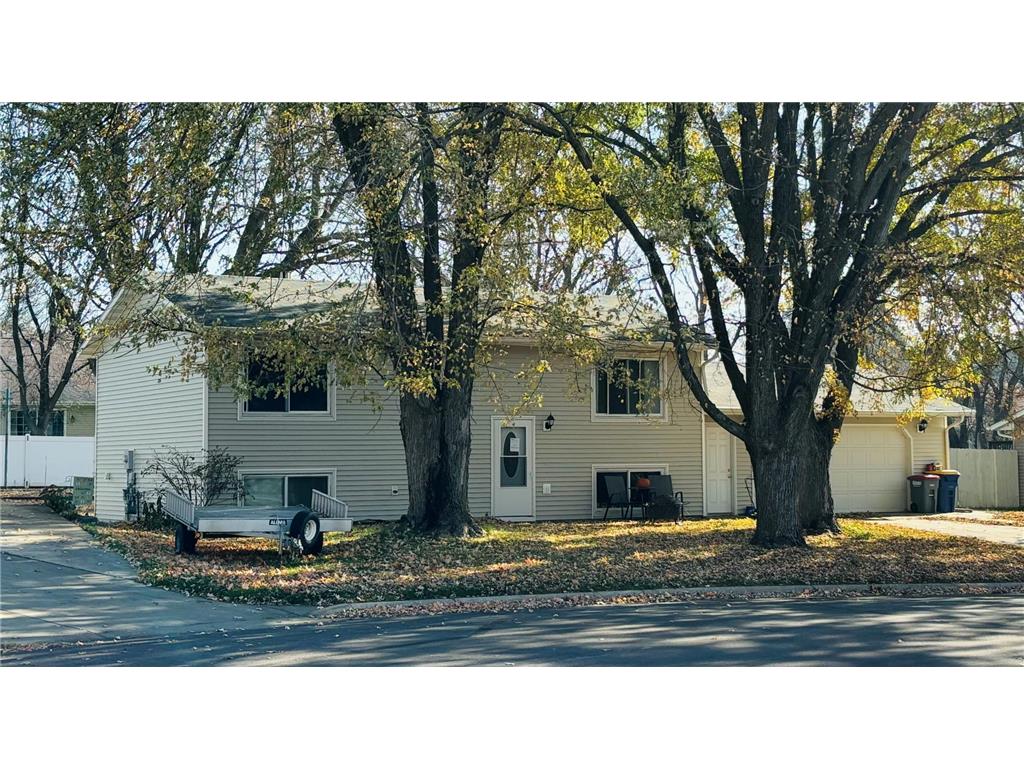 411 11th Avenue SE Faribault MN 55021 6462127 image1