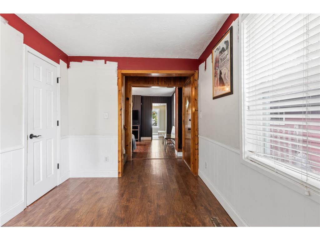 411 2nd Avenue E Shakopee MN 55379 7075908 image3