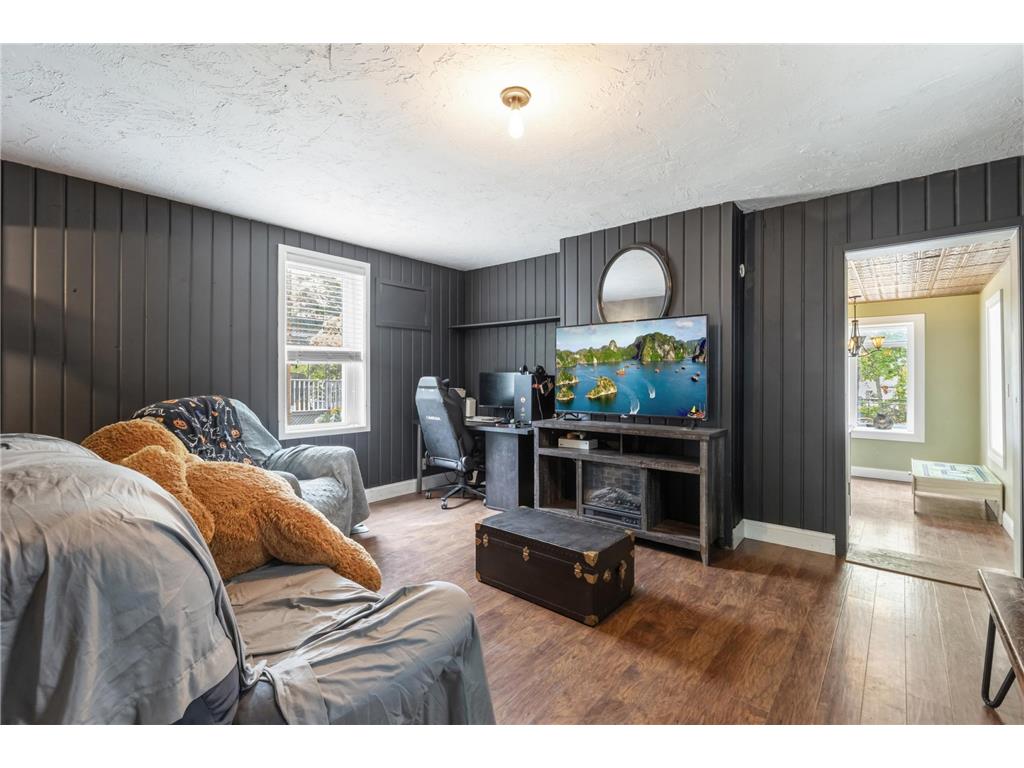 411 2nd Avenue E Shakopee MN 55379 7075908 image4
