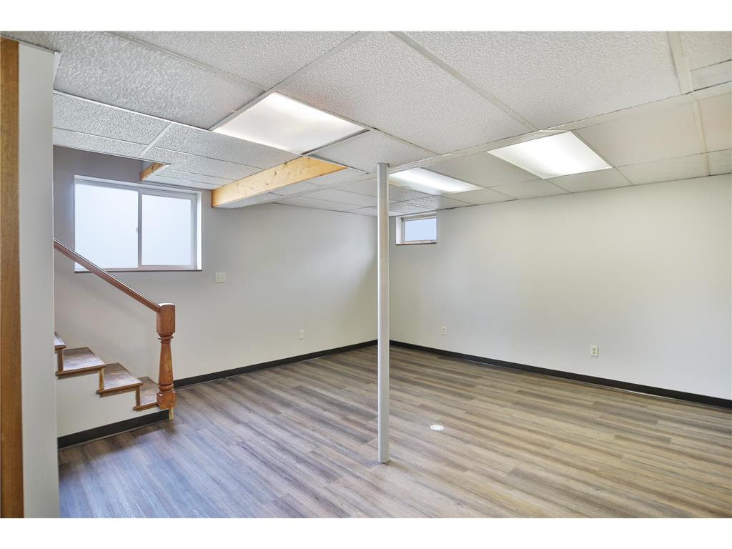 411 2nd Street Lyle MN 55953 7046693 image10