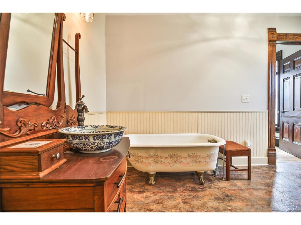 411 2nd Street Lyle MN 55953 7046693 image15