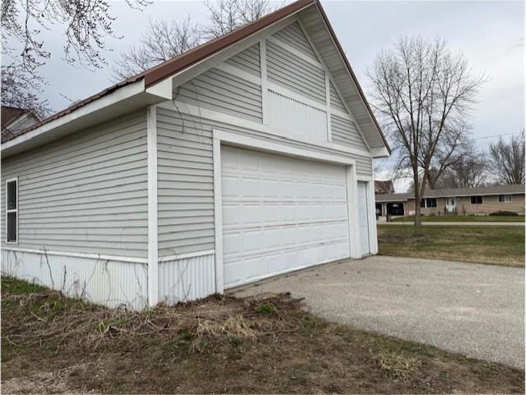 411 2nd Street Lyle MN 55953 7046693 image25