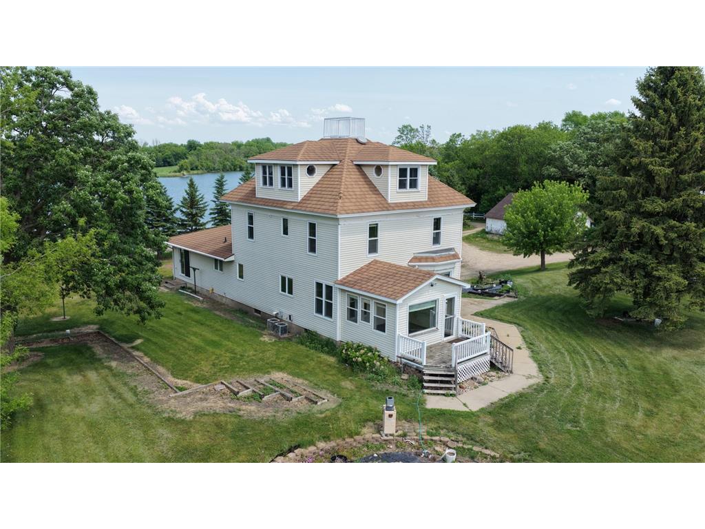 411 60th Avenue NE Willmar MN 56201 - KING 7068391 image1