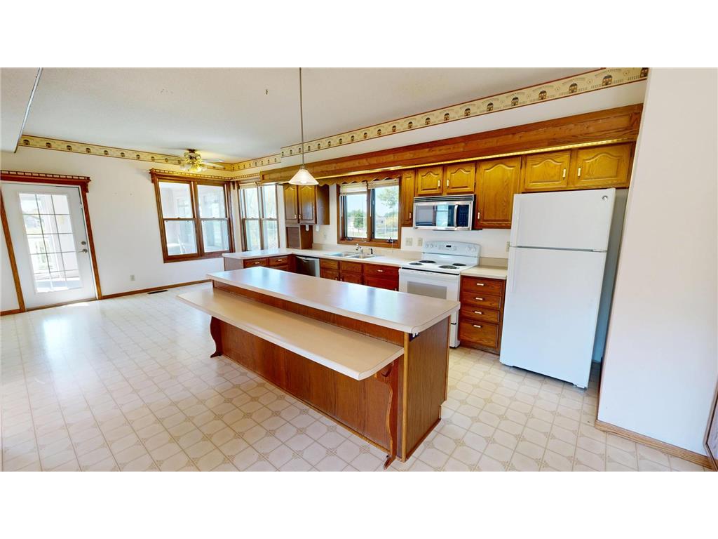 411 60th Avenue NE Willmar MN 56201 - KING 7068391 image10