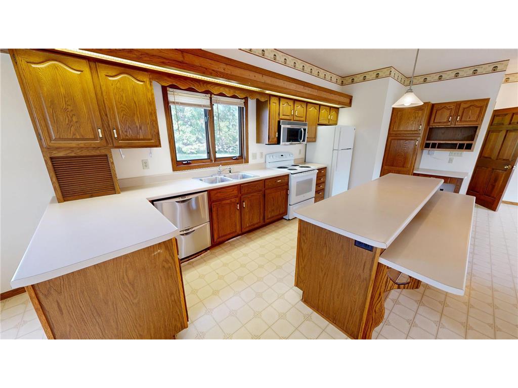 411 60th Avenue NE Willmar MN 56201 - KING 7068391 image11