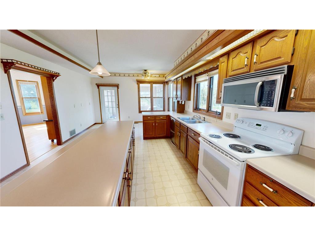 411 60th Avenue NE Willmar MN 56201 - KING 7068391 image13