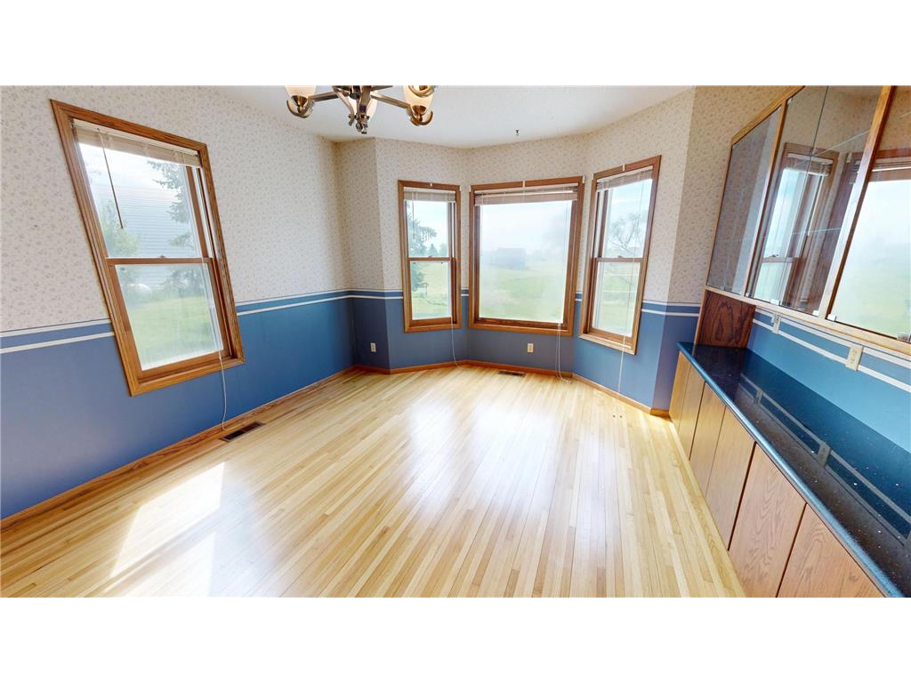 411 60th Avenue NE Willmar MN 56201 - KING 7068391 image18