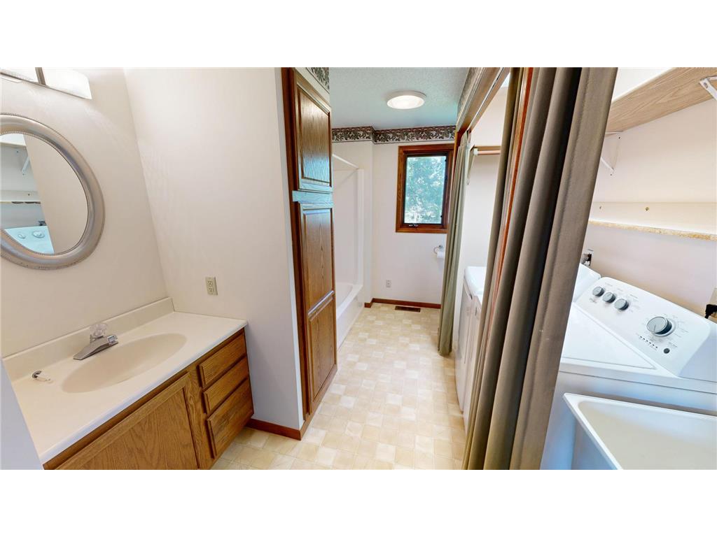 411 60th Avenue NE Willmar MN 56201 - KING 7068391 image24