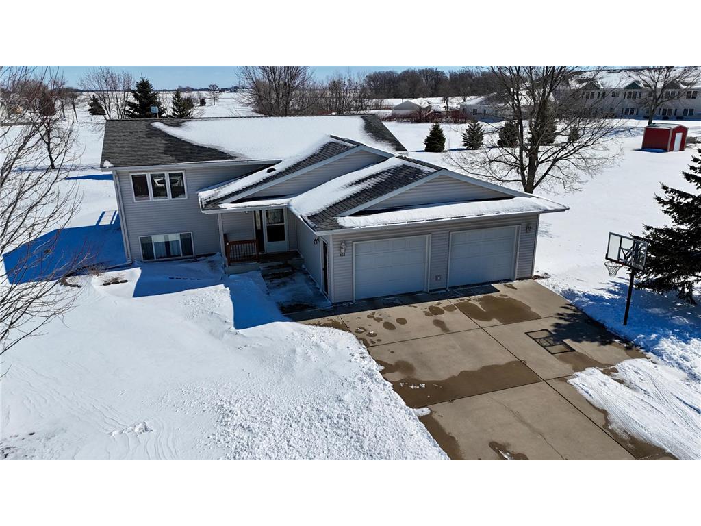 411 9th Street E Hector MN 55342 6489350 image1