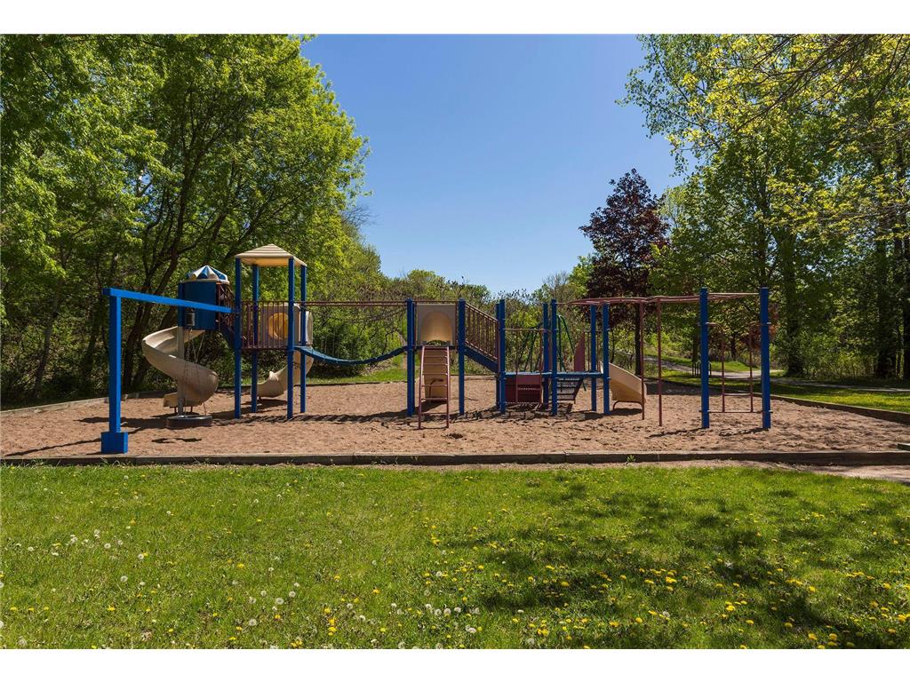 411 Dorland Place Maplewood MN 55119 7042413 image26