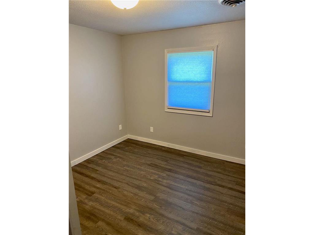 411 E Broadway Street Redwood Falls MN 56283 6826700 image9