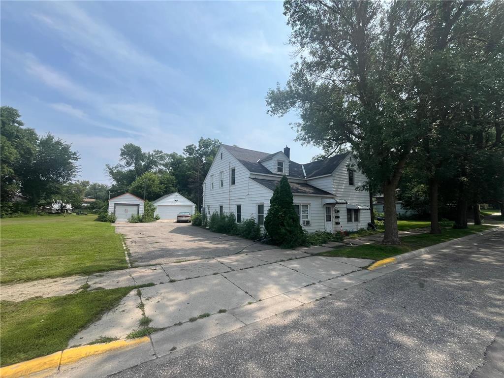 411 Elm Street Alexandria MN 56308 6775440 image1