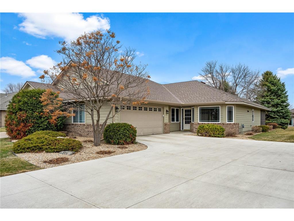 411 Independence Street NE New Prague MN 56071 7043711 image1