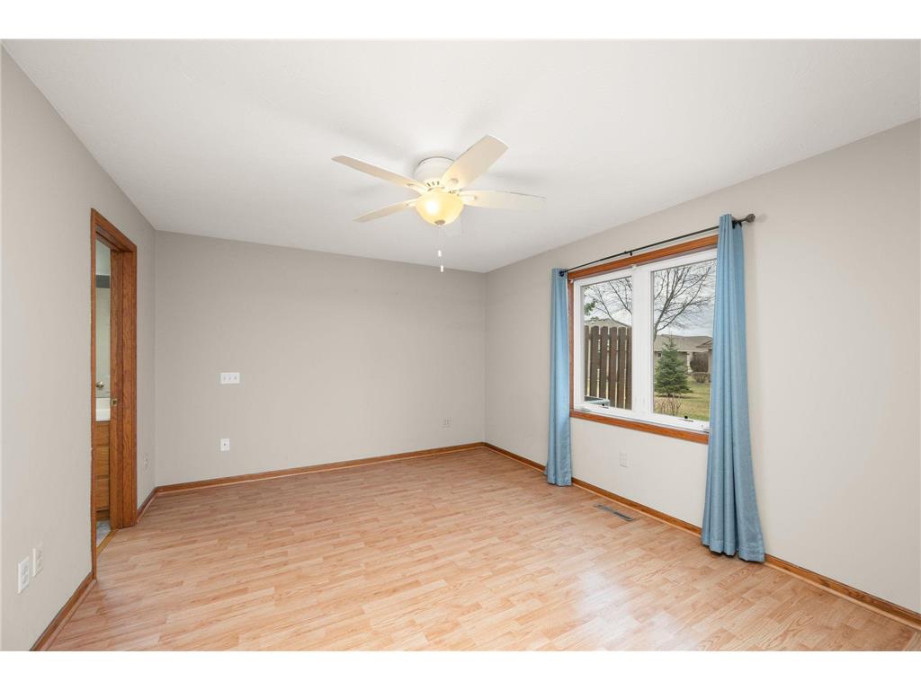 411 Independence Street NE New Prague MN 56071 7043711 image10
